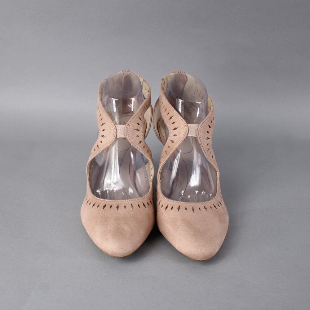 Life Stride Heels Giovanna 2 Sz 10M Dusty Pink Perforated Suede Fabric 3" Heels - Picture 2 of 9